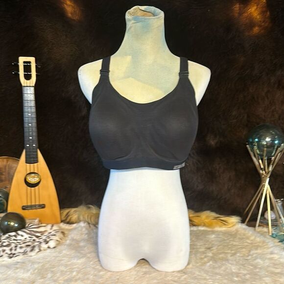 Victoria’s Secret sports bra 34D (3500) - Picture 1 of 5
